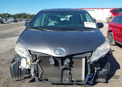 2016 Toyota Sienna L 7 Passenger из США, поврежденный, VIN 5TDZK3DCXGS700316